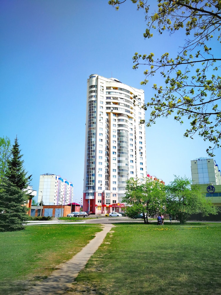 Comfort Condo, 1 Queen Bed with Sofa bed, Accessible, City View photo 2