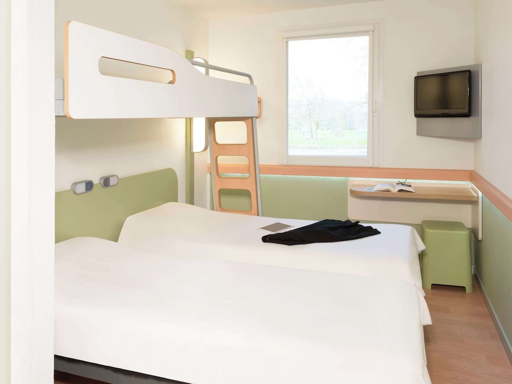 Economy Triple Room, 3 Twin Beds, Non Smoking