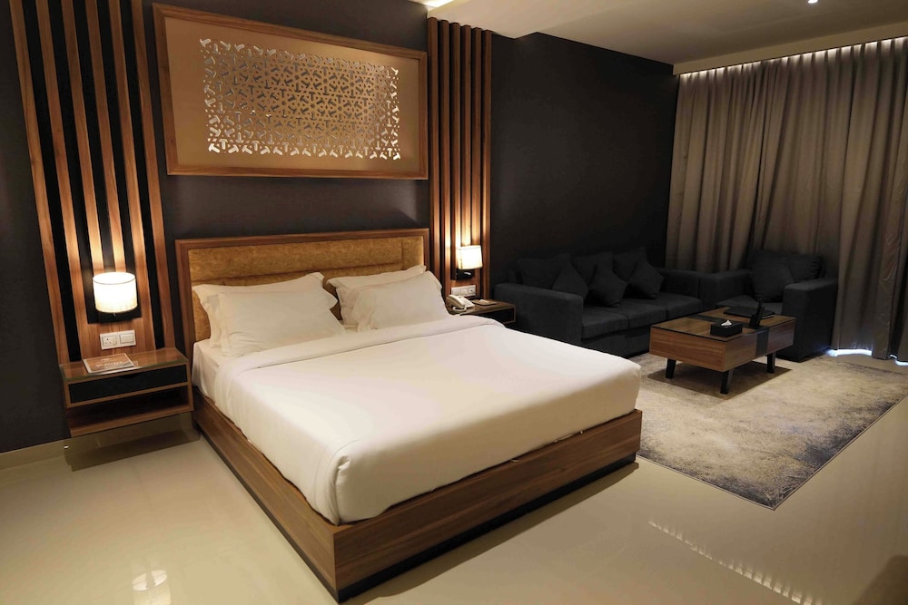 Deluxe Room - Photo 11