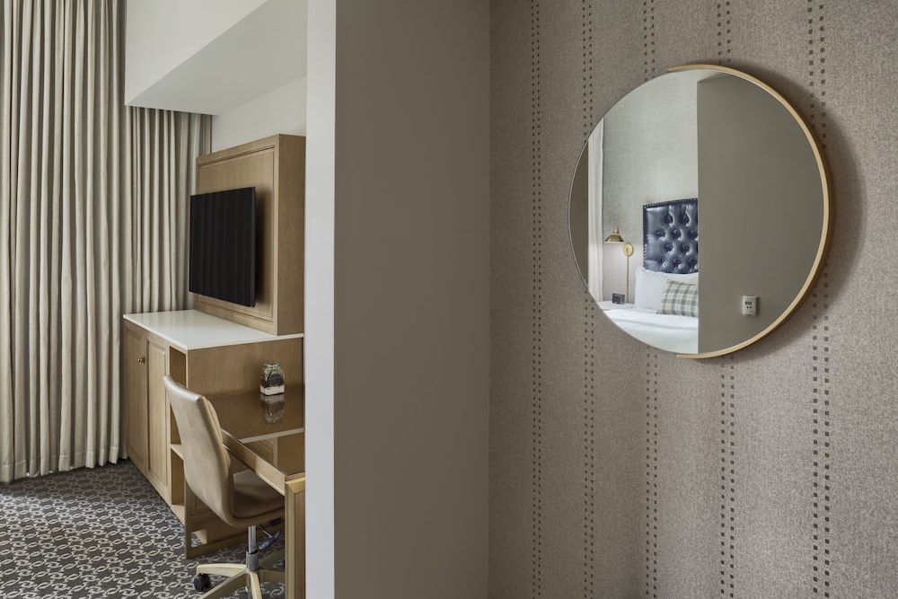 Superior Room, 1 Queen Bed, Balcony - Photo 3