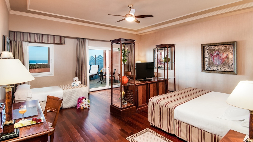 Family Room (Premium 2 Adults & 2 Children)