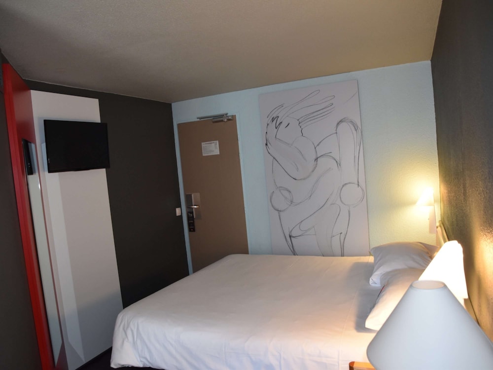 Standard Room, 1 Double Bed - Photo 10