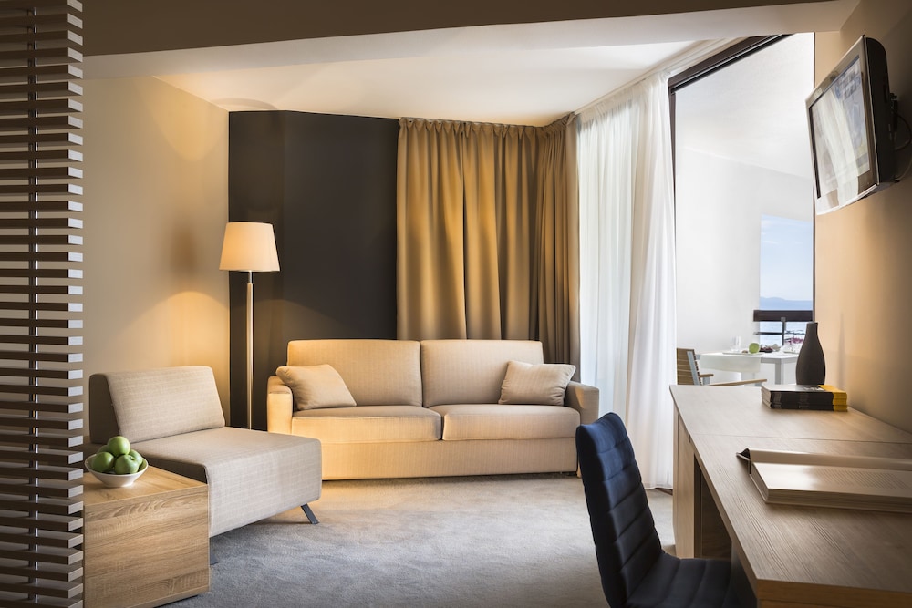 Suite - Photo 6