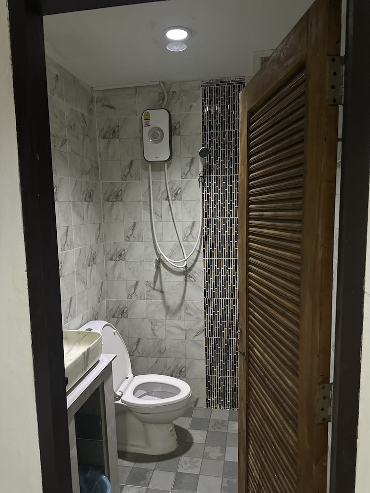 Basic Triple Room photo 3