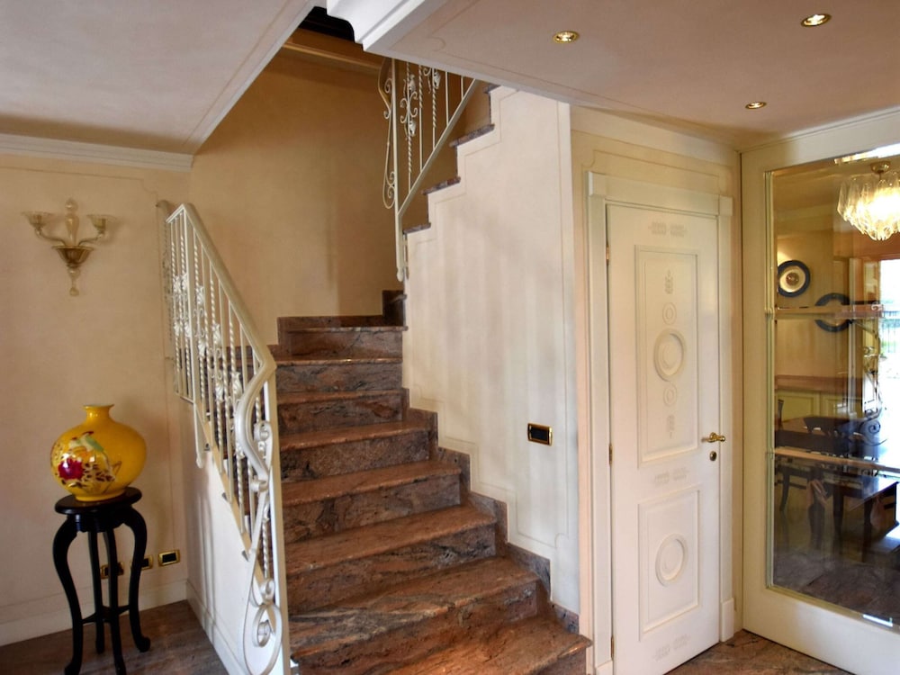 Villa photo 3