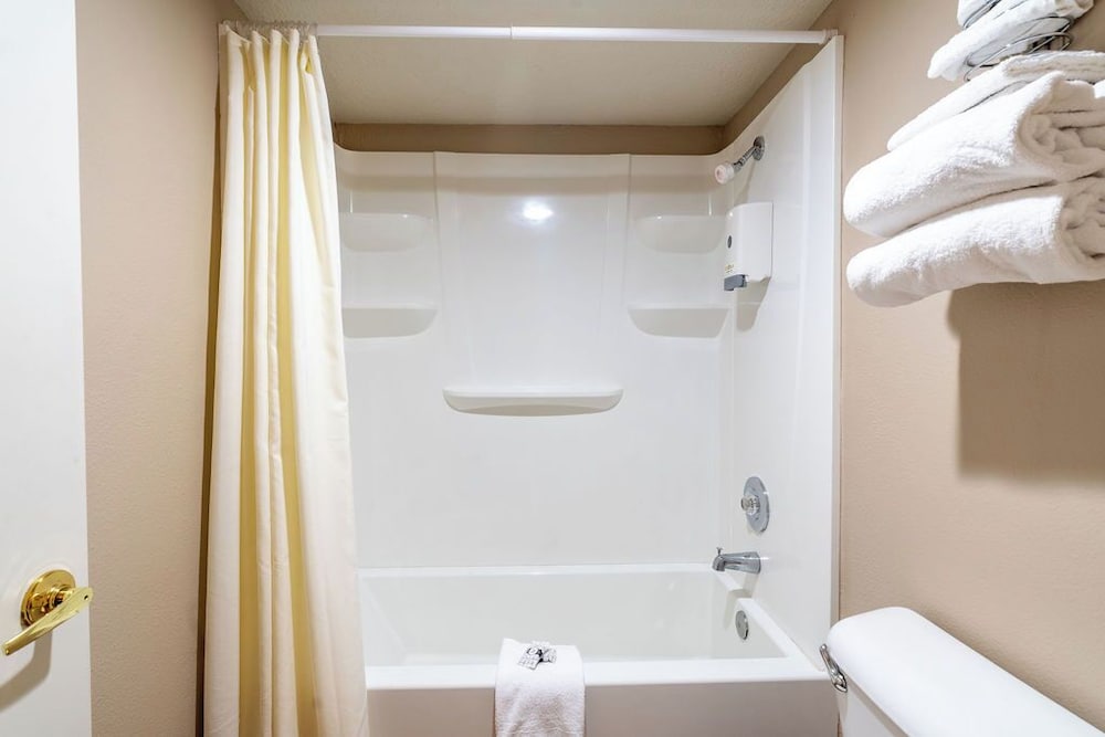 Superior Room, 1 King Bed - Photo 12