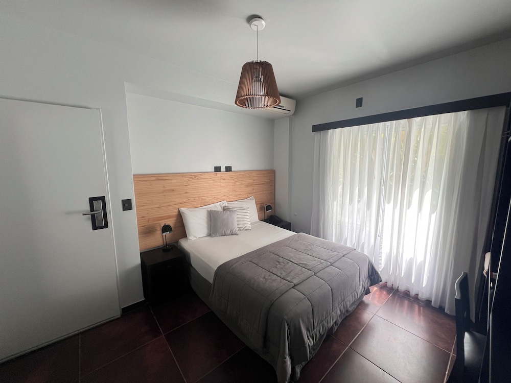 Deluxe Studio Suite