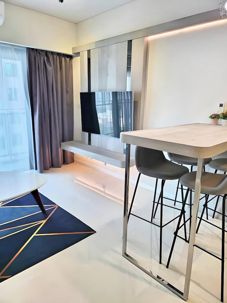 Deluxe Suite, Balcony, City View