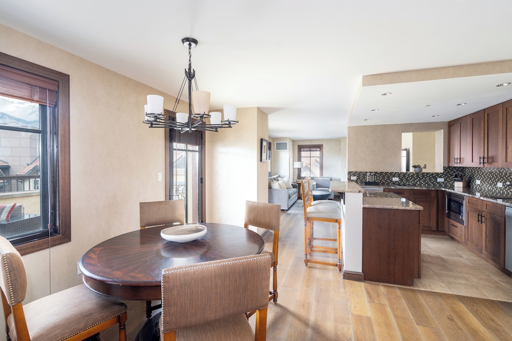 Classic Suite, 1 Bedroom, Mountain View