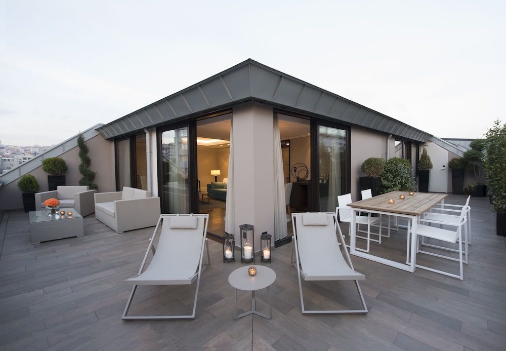 Superior Suite, 1 Queen Bed (Rooftop Terrace Suite)