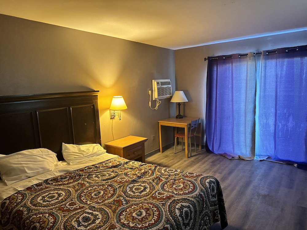 Comfort Single Room, 2 Queen Beds, Non Smoking photo 2