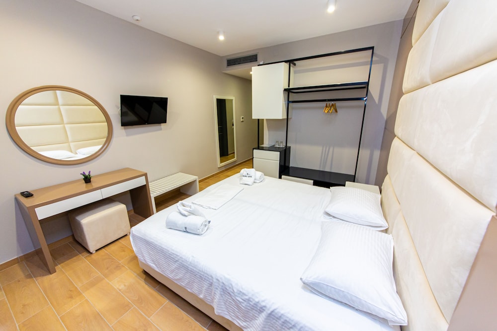 Deluxe Double or Twin Room photo 3