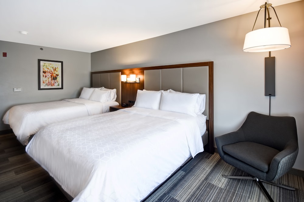 Standard Room, 2 Queen Beds - Photo 1