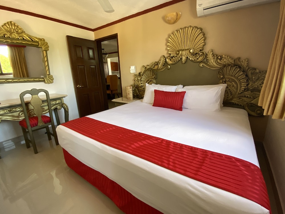 Suite - Photo 1