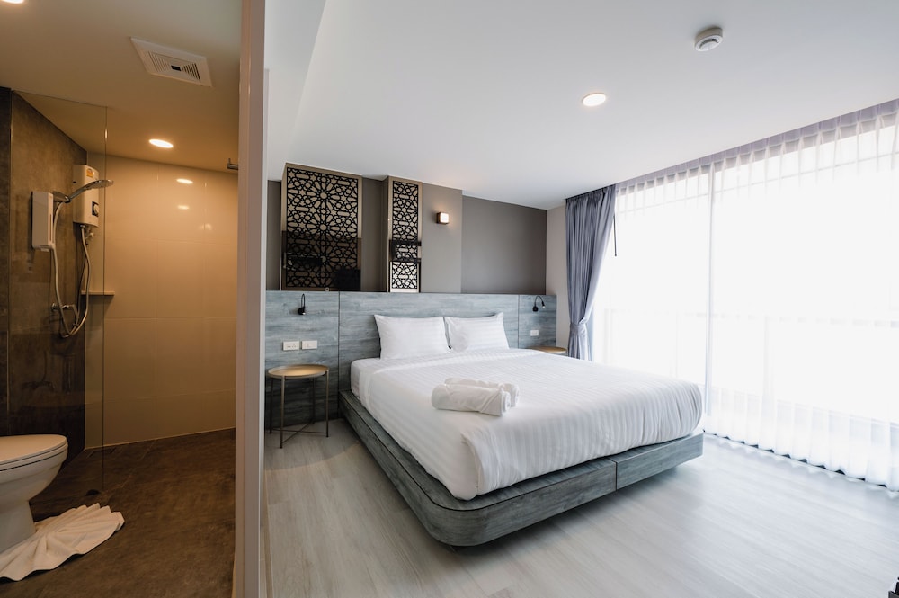 Standard Double Room, River View - Photo 2