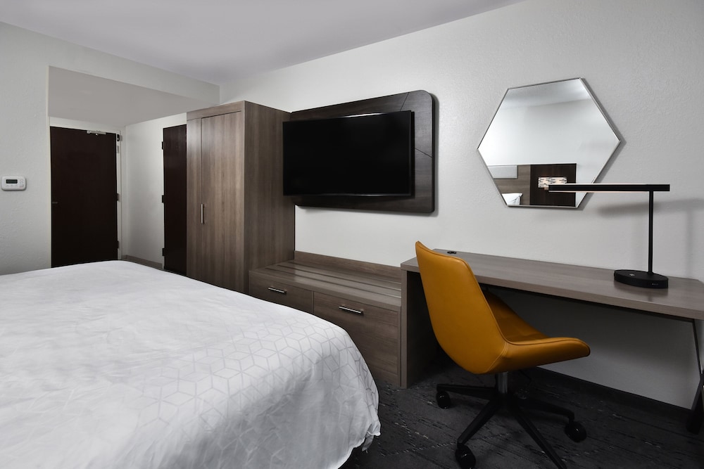 Standard Room, 1 King Bed, Accessible (Communications) - Photo 2