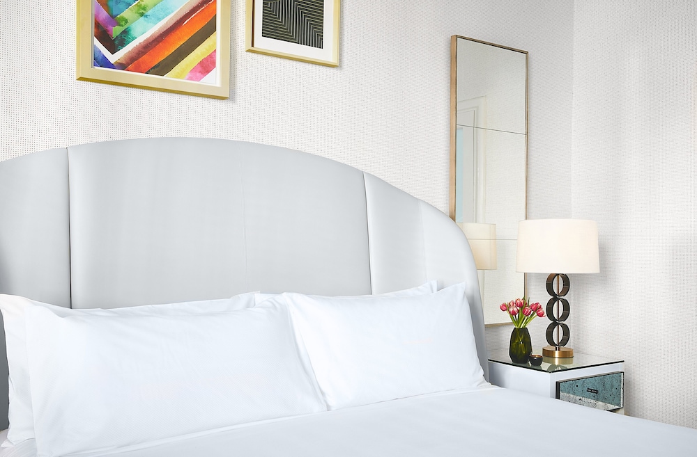 Executive Room, 1 King Bed with Sofa bed - Photo 3