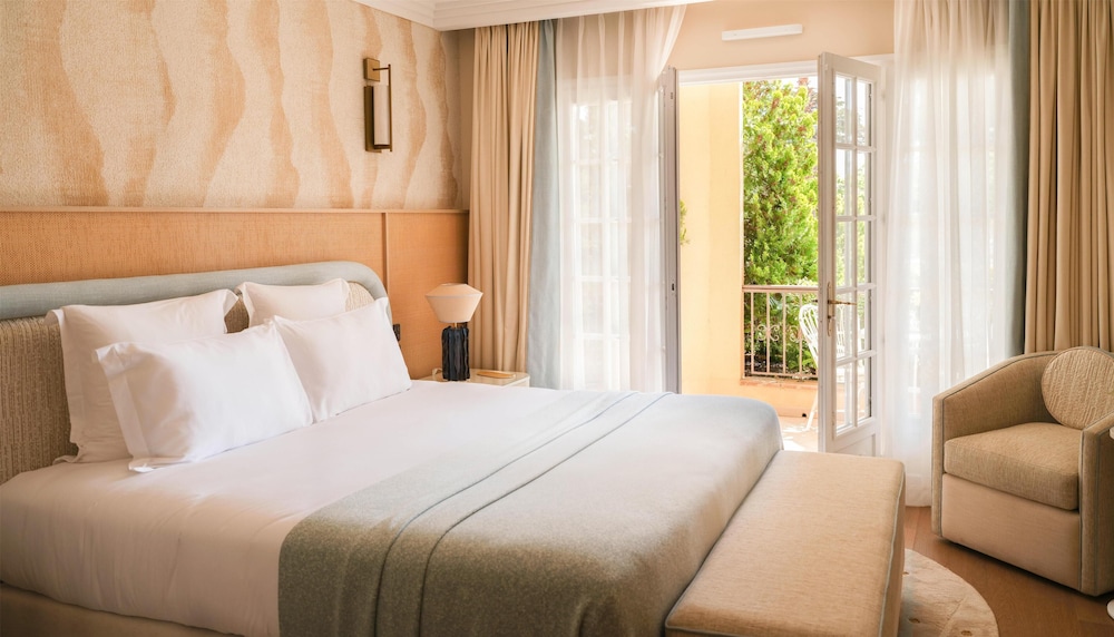 Premium Room - Photo 7