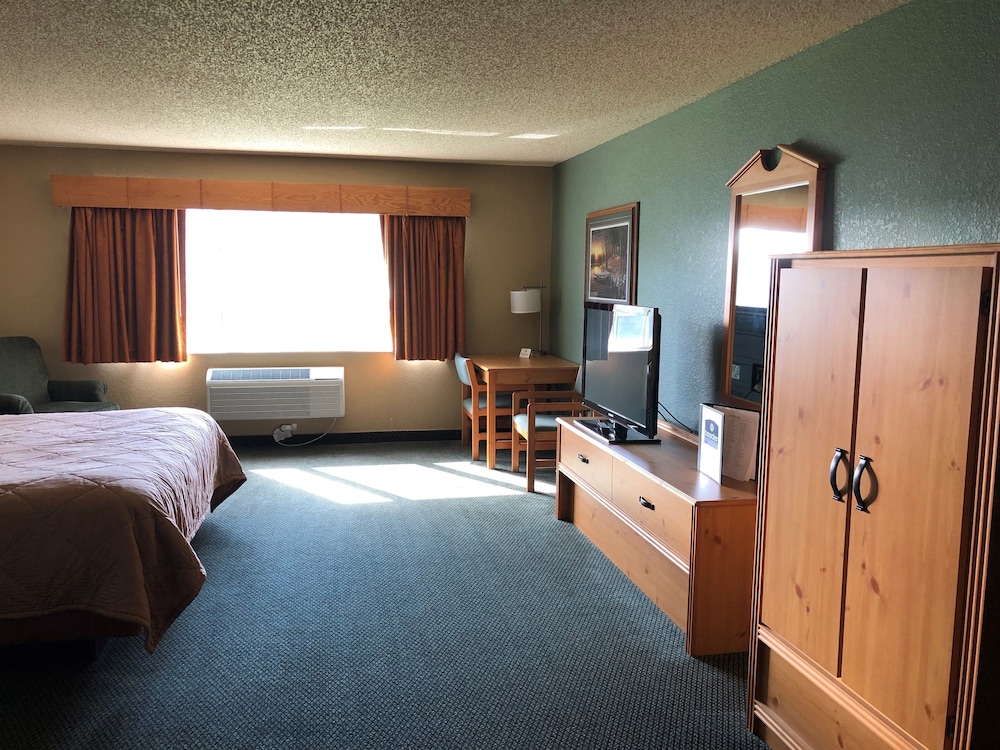 Suite, 1 King Bed, Non Smoking photo 2