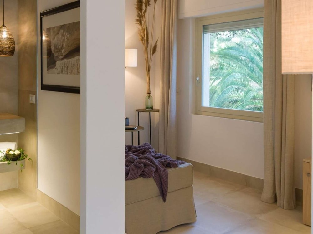 Junior Suite, 1 Double Bed, Accessible photo 3