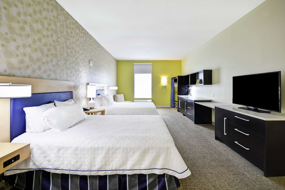 Suite, 2 Queen Beds, Accessible, Bathtub photo 2