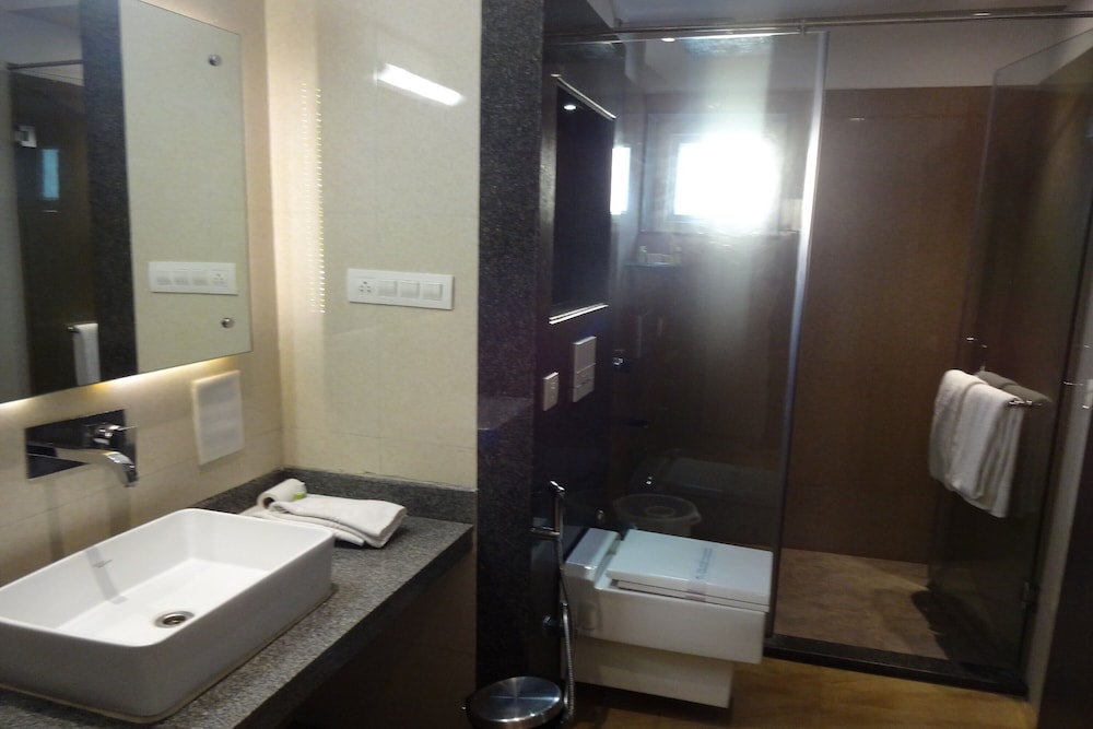 Executive Double Room, 1 Double Bed - Photo 2