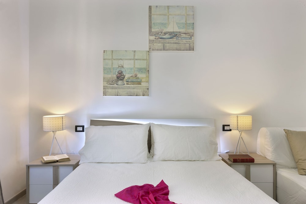Comfort Triple Room, Bathtub, Courtyard View
