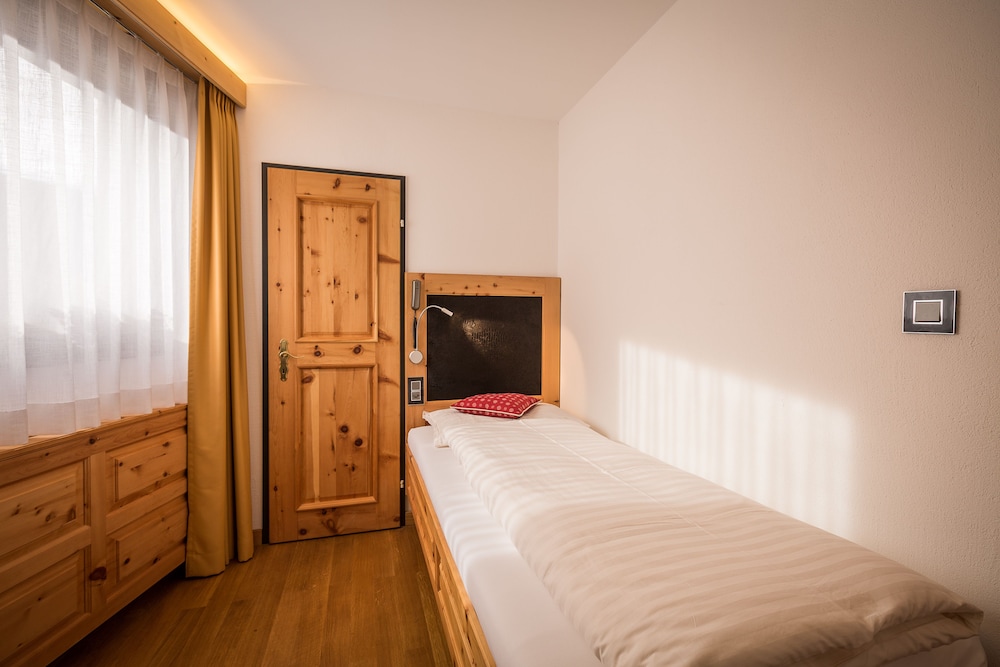 Single Room, 1 Twin Bed, Private Bathroom, River View
