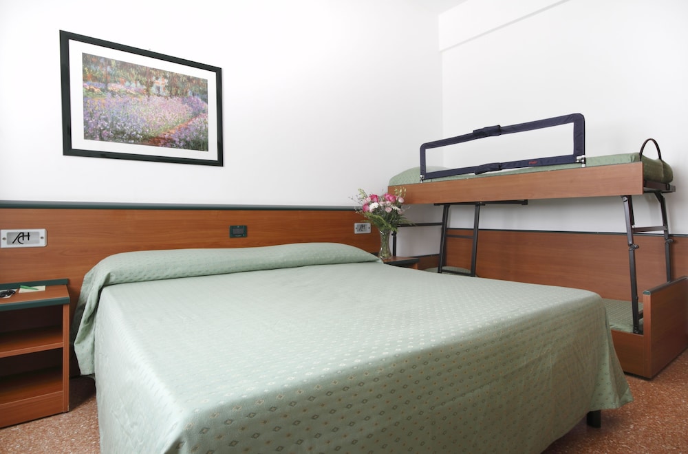 Quadruple Room photo 1