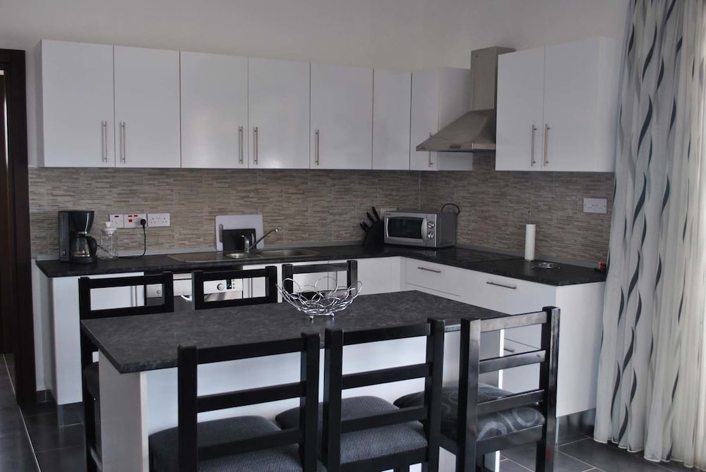 Villa photo 2