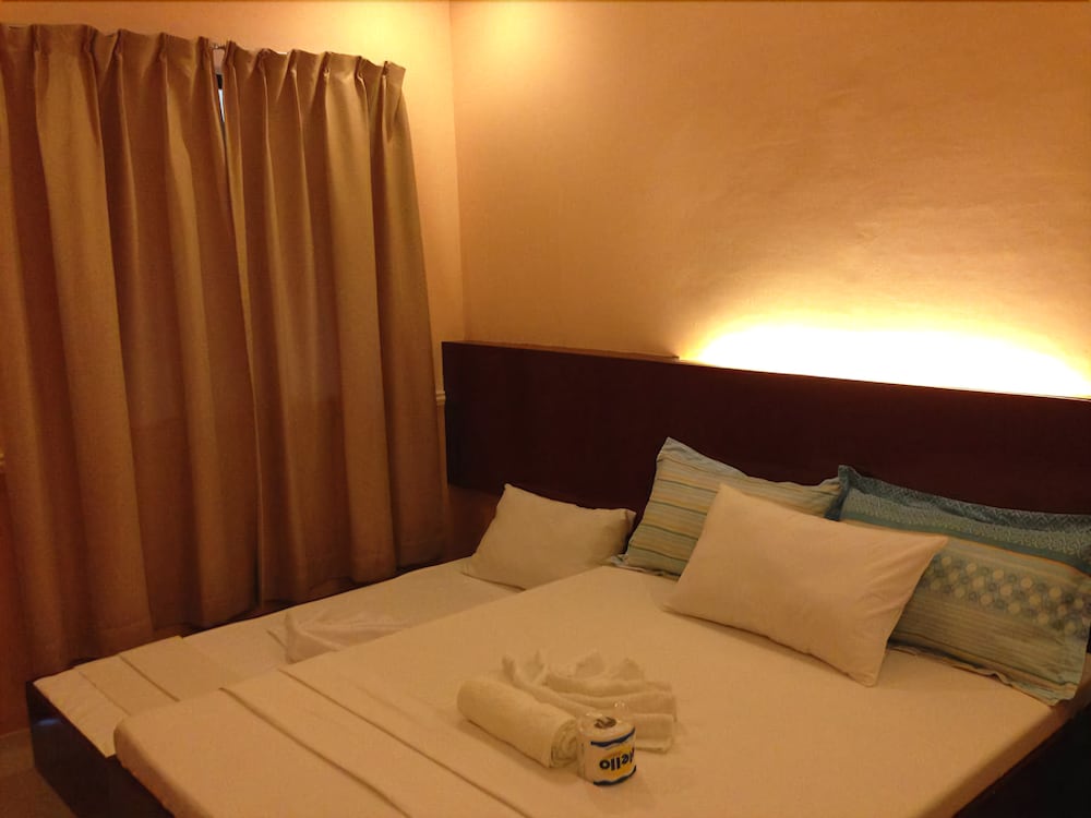 Deluxe Triple Room photo 2