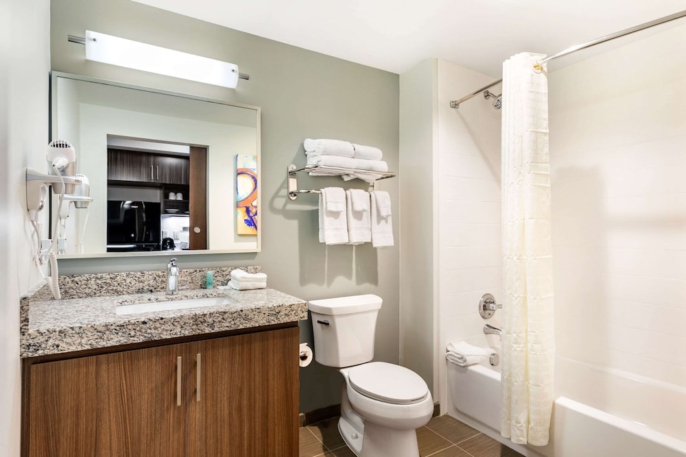 Suite, Multiple Beds, Non Smoking - Photo 2