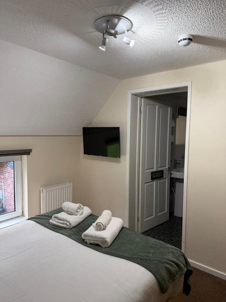 Double Room, Ensuite (Small) photo 3