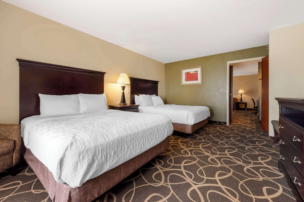 Suite, Multiple Beds, Accessible, Non Smoking (Bathtub) - Photo 3