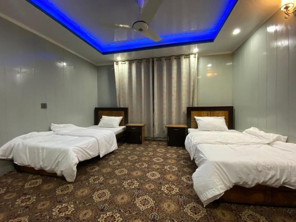 Deluxe Double or Twin Room photo 3
