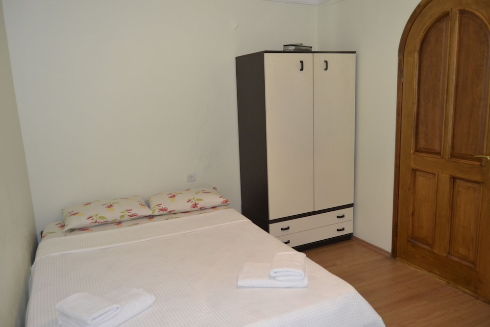 Double Room, Shared Bathroom photo 3