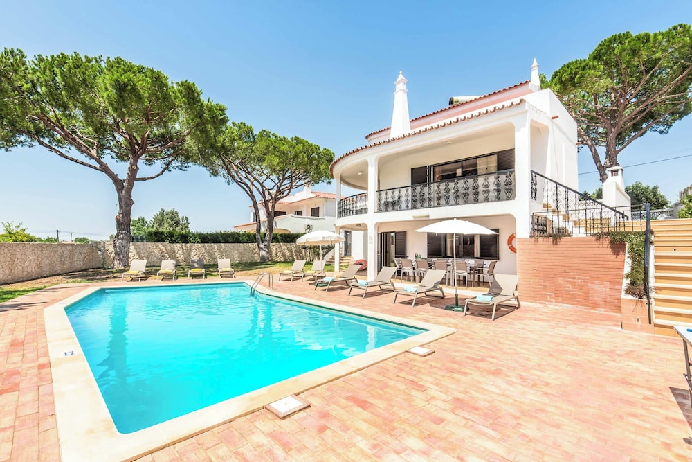 Villa (5 Bedrooms)