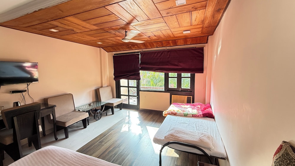 Basic Twin Room, Balcony, Pool View