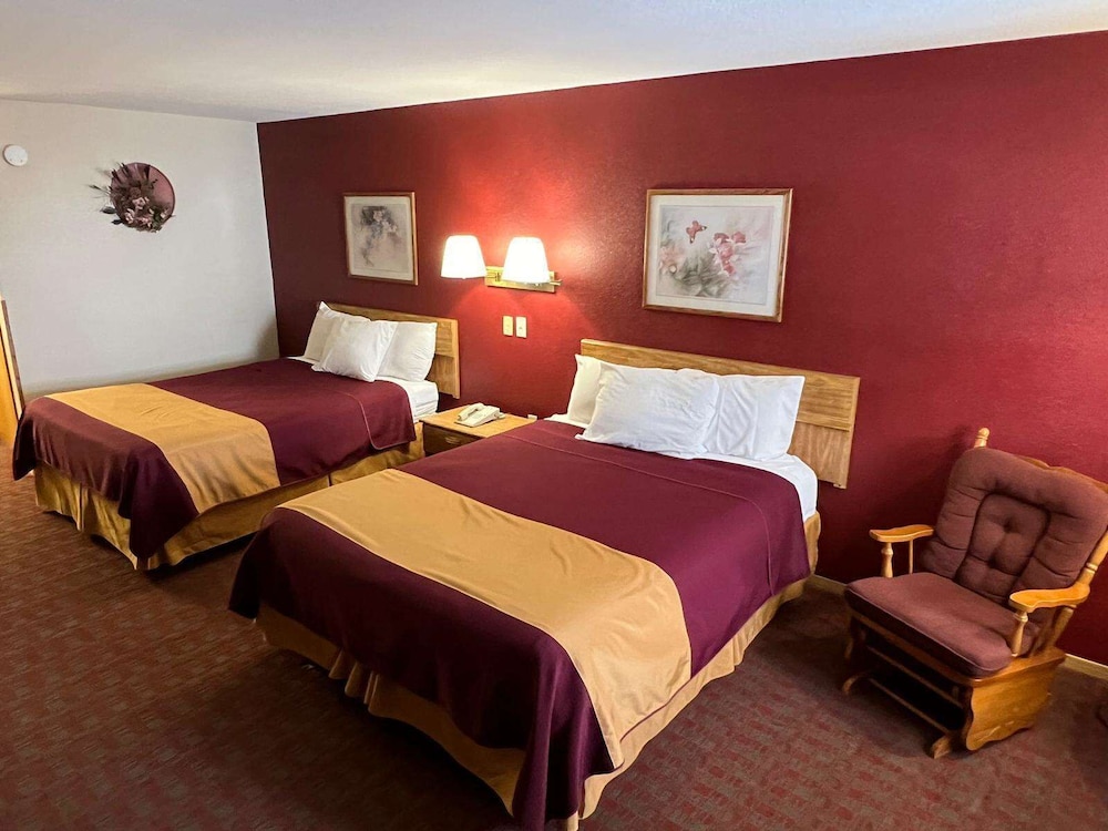 Room, 2 Queen Beds - Photo 2