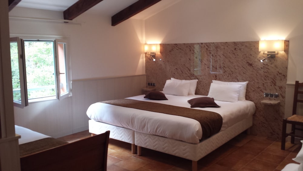 Twin Room - Photo 2
