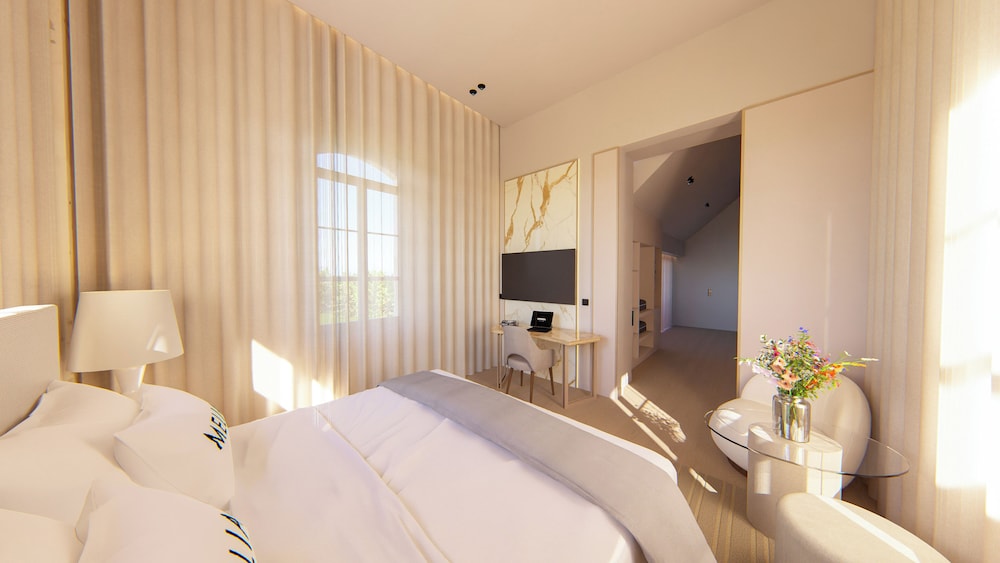 Melia Room, Pool View