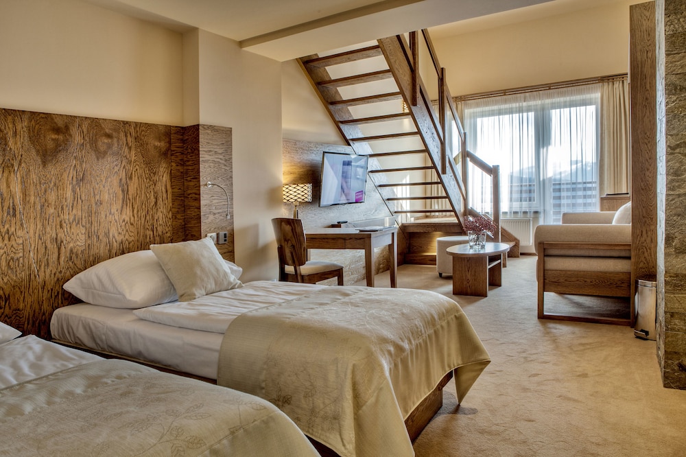 Duplex Suite - Photo 1
