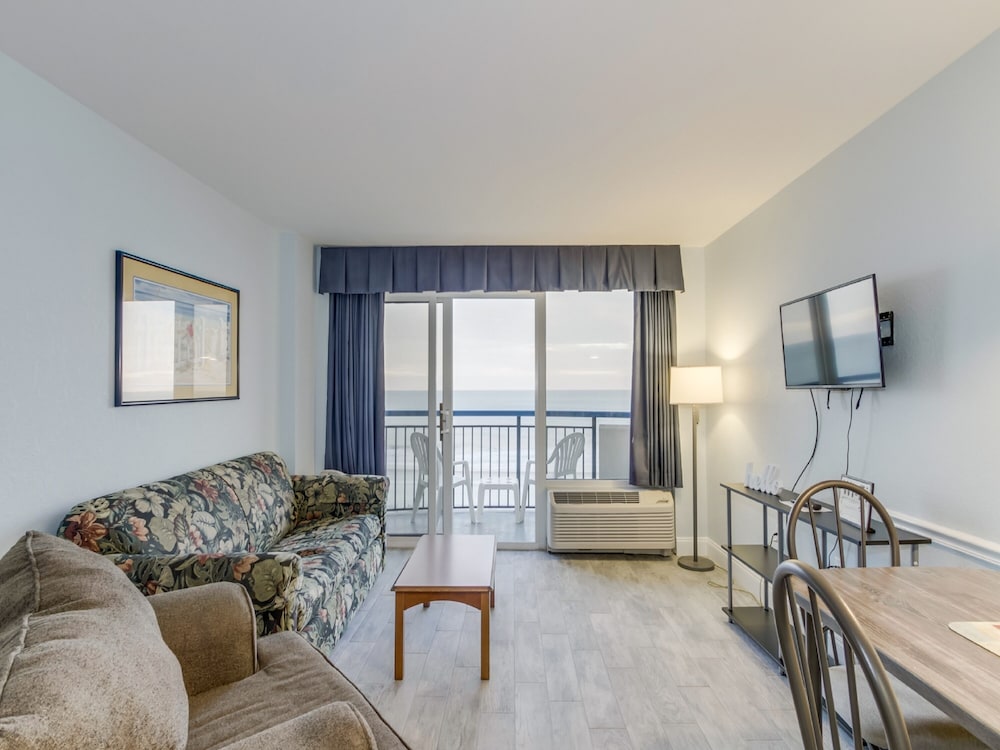 Signature Condo, 1 Bedroom, Balcony, Beachfront
