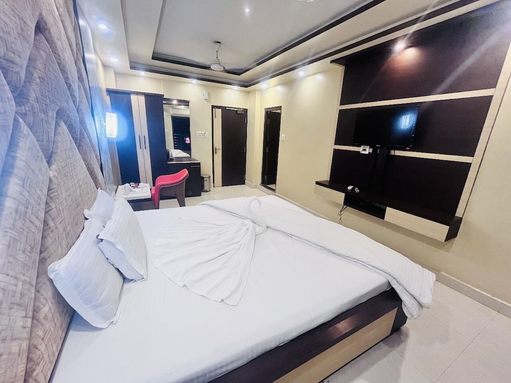Deluxe Room with Balcony photo 1