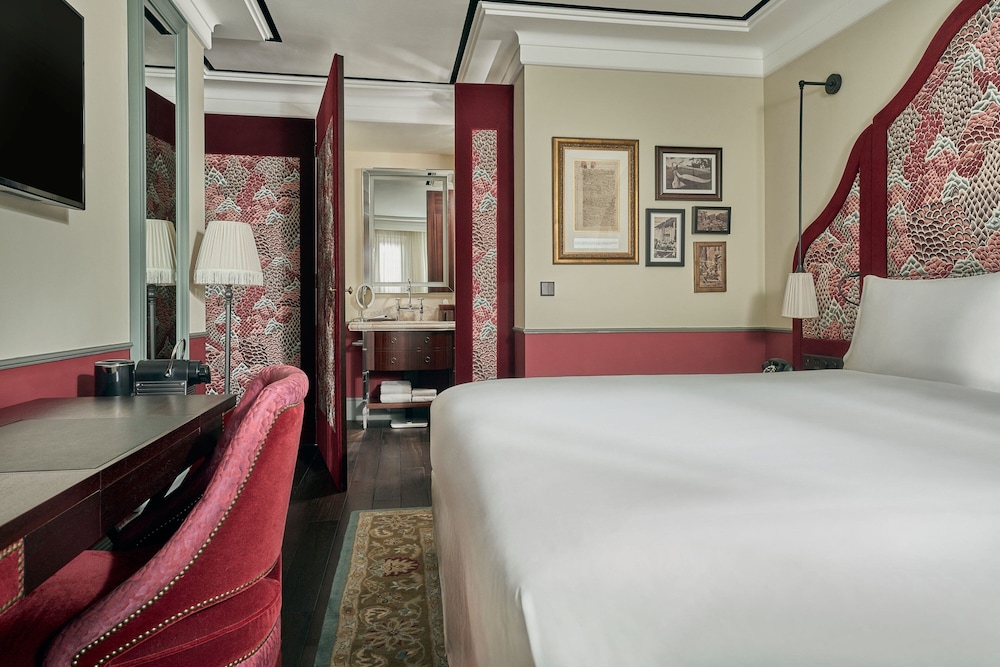 Club Suite, 1 King Bed photo 1
