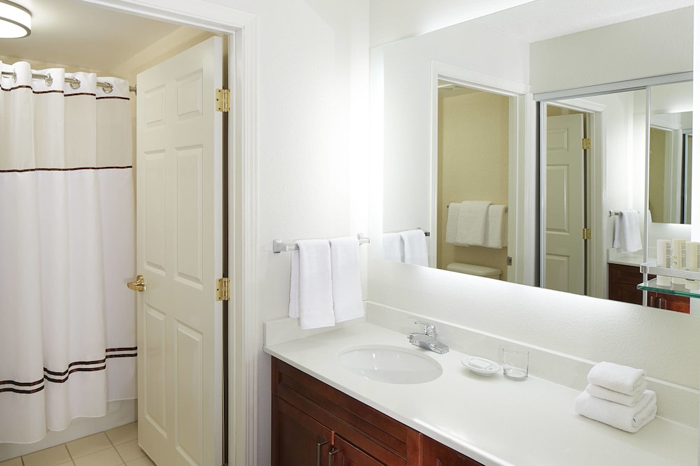 Suite, 1 Bedroom - Photo 4