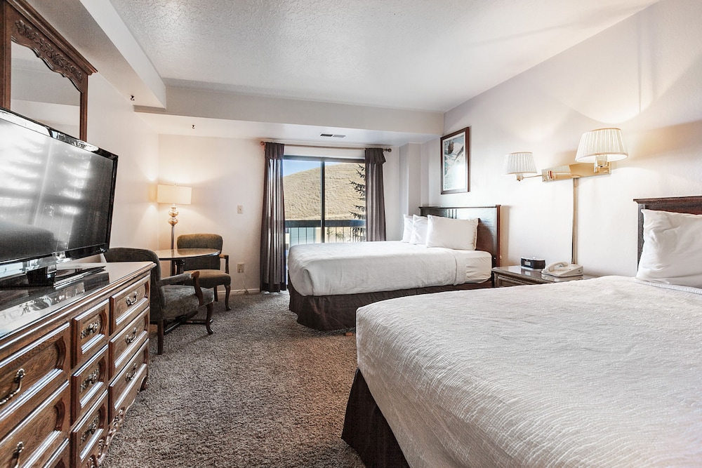 2 Bedroom Condominium - Photo 48