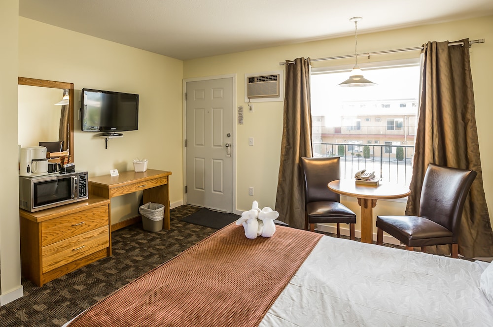 Deluxe Room, 2 Double Beds (Not Pet Friendly) photo 2