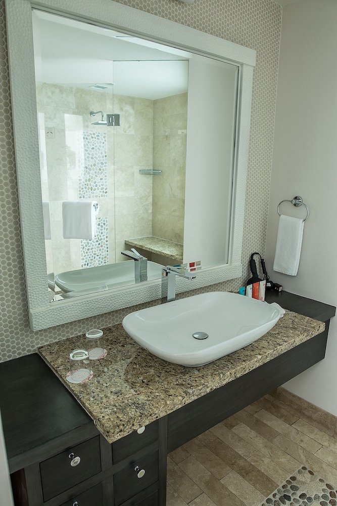 Executive Suite, 2 Bedrooms - Photo 18