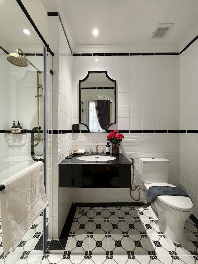 Studio Apartment - Photo 8